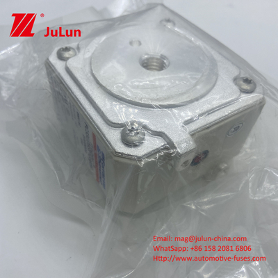 PC33UD69V1250TF Ceramic Automotive Fuses For White Vehicles High Interrupt Current Limiting Function