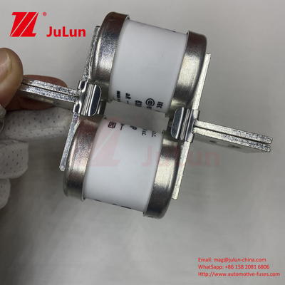 690V Rated Voltage BUSSMANN 630MMT Ceramic Automotive Fuses With Twin Flat Plate Bolt Design For M6/M8 Installation