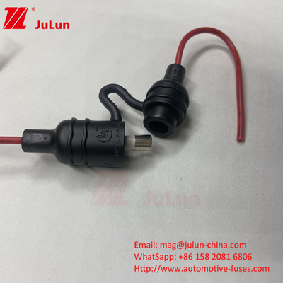 Dustproof Low Voltage Car Fuse Holder Red Black Silicone PPS 10A 250V