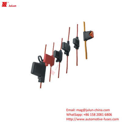 Auto Parts Fuse Holder For Fuse Type 32V Rated Voltage Circuit Breaker Long Time Copper Contact PVC Flame Retardant