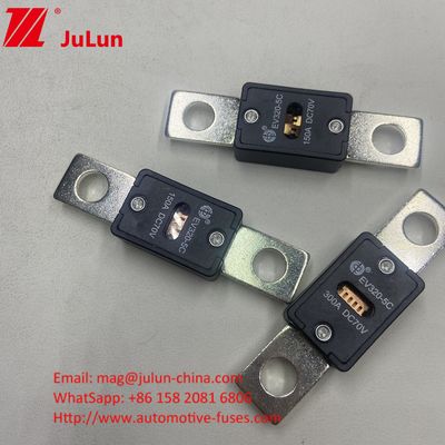 EV320-5C 300A 70VDC Automotive Blade Fuses With 51mm Hole Distance And Bolt M8 Installation Mode
