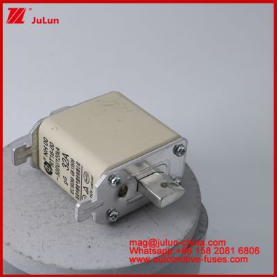 NH00 RT16-00 16A 500V 120KA Ceramic Anl Fuse Automobile Bolt Stud Mount For EV / HEV