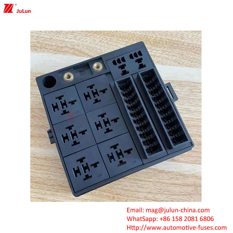 Automotive External Dimensions Fuse Box 32V Rated Copper Contact Automotive Fuse Holder EU UL Standard