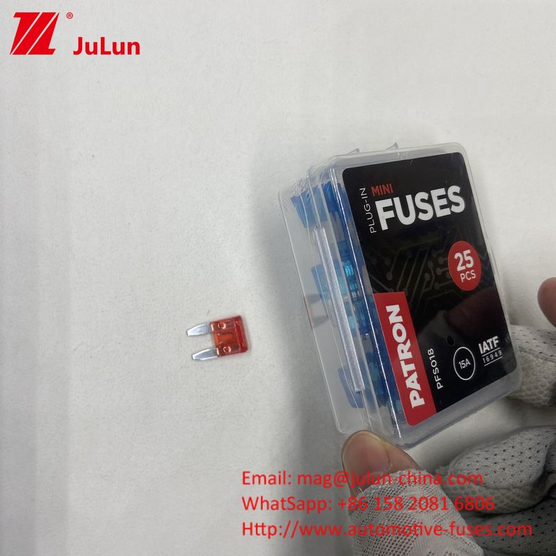 Trucks Offroad Blade Fuse Boxed 10A 32V Vehicle Circuit Breakers For Automotive Electronics 0337 0237 0899 0999 0299