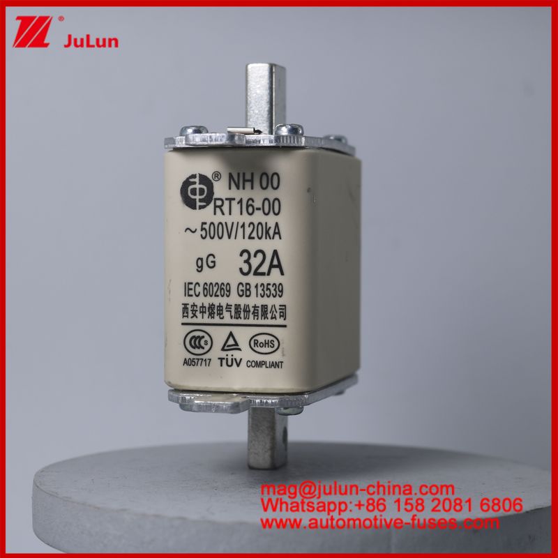 32A 500V NH00 RT16-00 120KA Ceramic Car Fuse Automobile Blade Mount For EV / HEV Vehicle Situation
