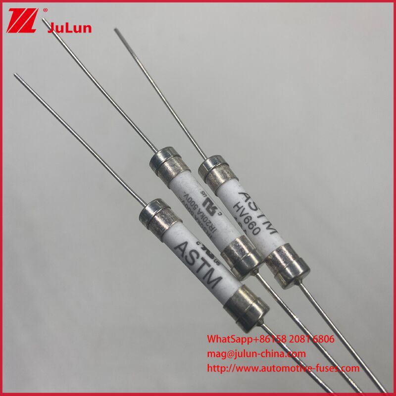 Ceramic Car Fuses 500VDC With Rated Current 10A 12A 15A 16A 20A 25A 30A And ISO8820 Compliance For Vehicle Electrical Protection