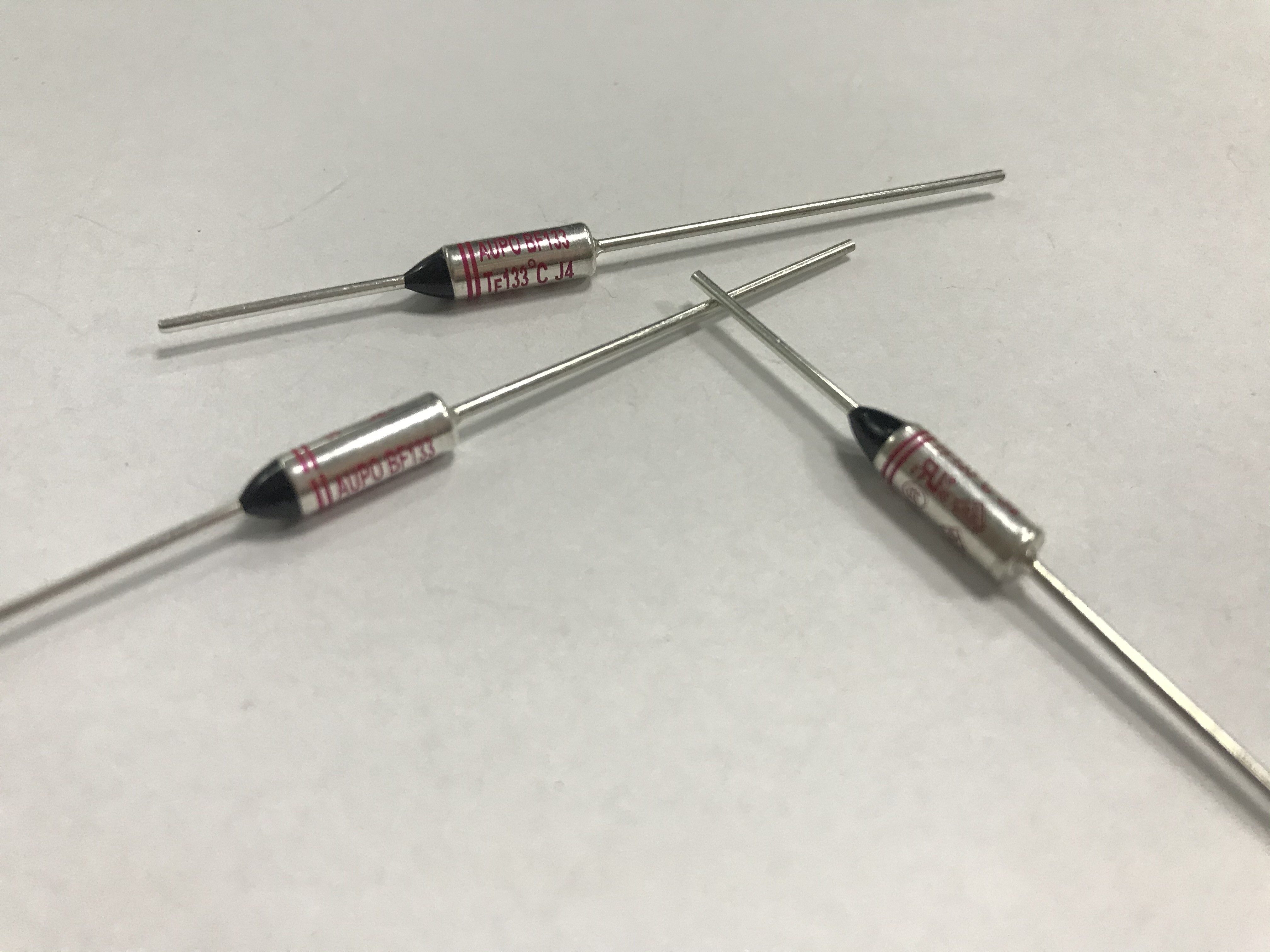 Axial Lead 133 Degree Thermal Fuse For Electric Fan